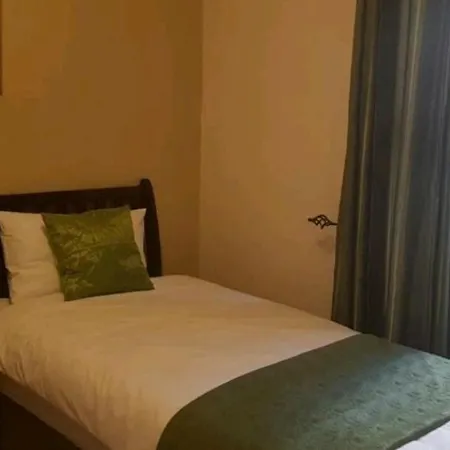 Orange Hotel