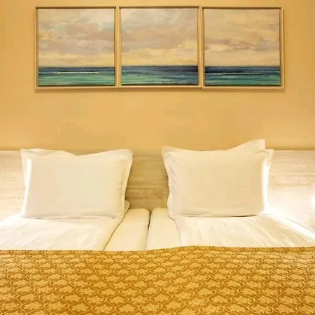 Orange Hotel