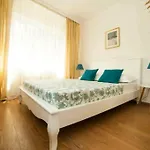 Orange Hotel
